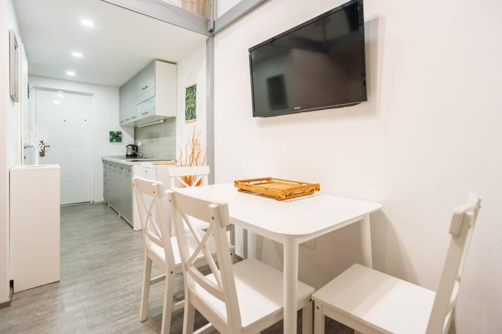 Apartma N'Poznam Tobacna 류블랴나 외부 사진