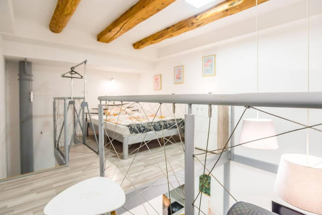 Apartma N'Poznam Tobacna 류블랴나 외부 사진