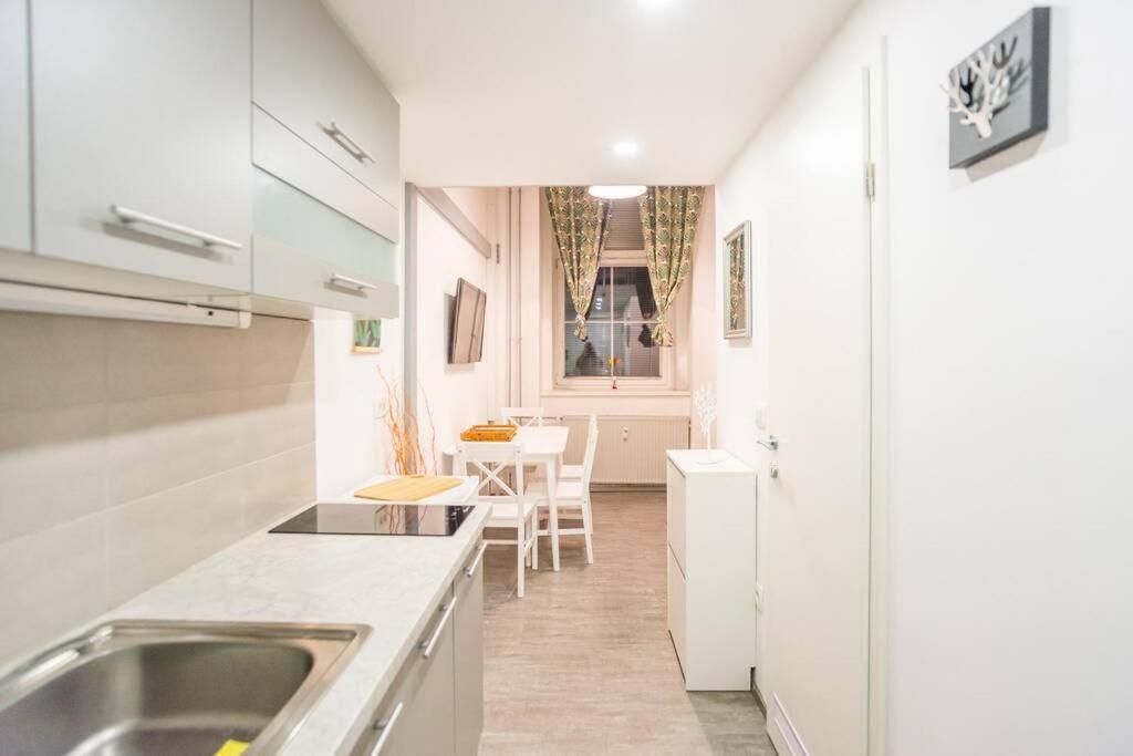 Apartma N'Poznam Tobacna 류블랴나 외부 사진